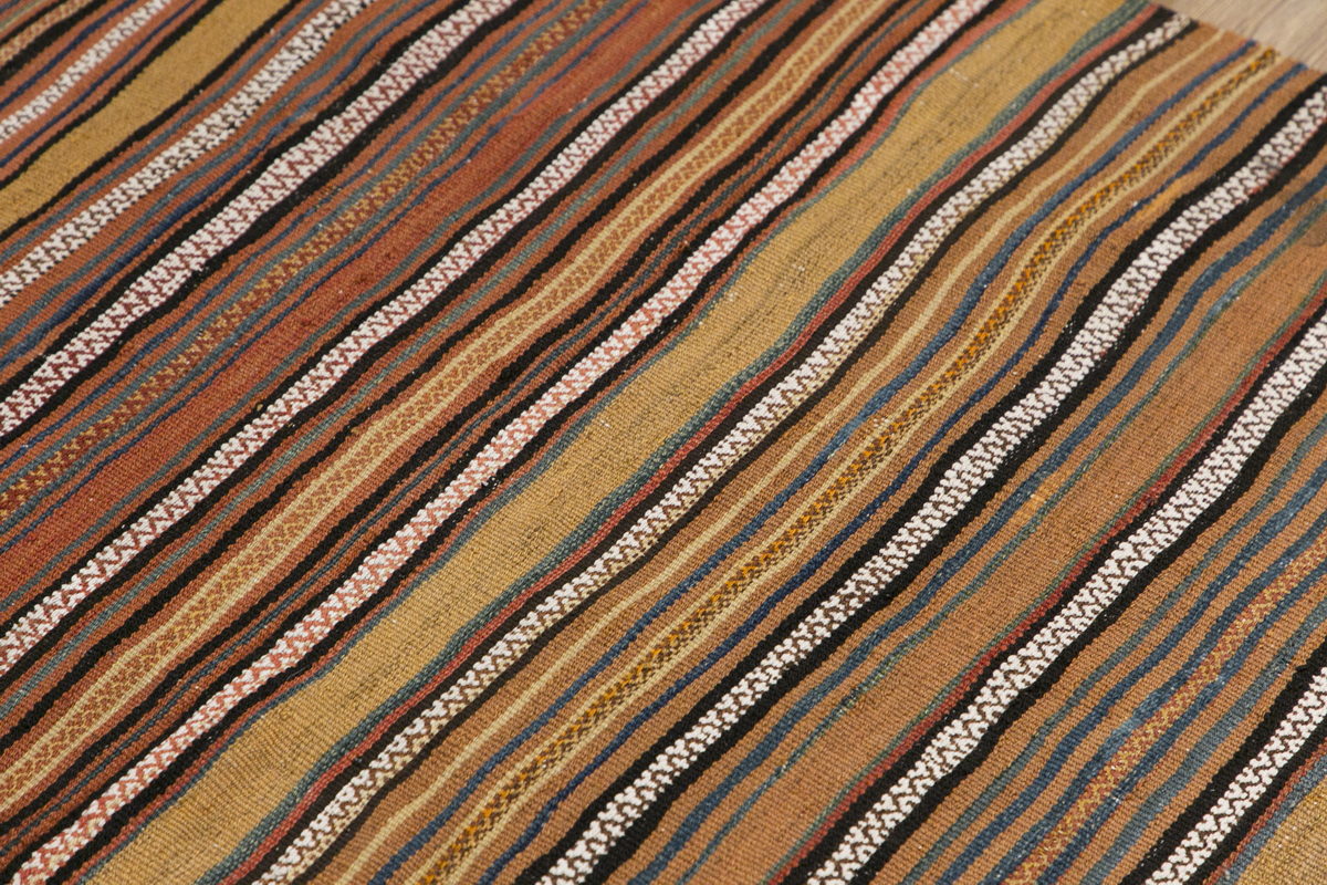 Handwoven Kurdish Bahtiyari Hallway Rug, 3.4 x 11 ft, 103 x 336 cm