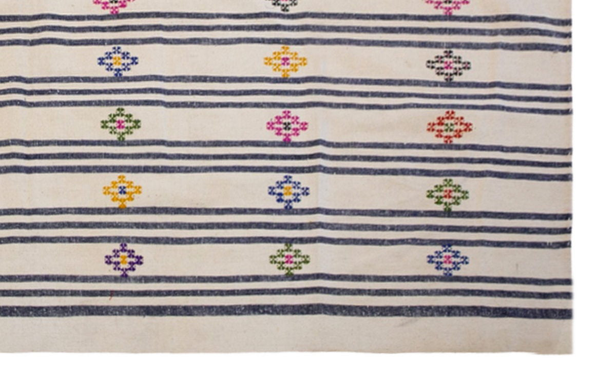 Handwoven Vintage Turkish Kilim 215x310 cm (7'1"x10'2")