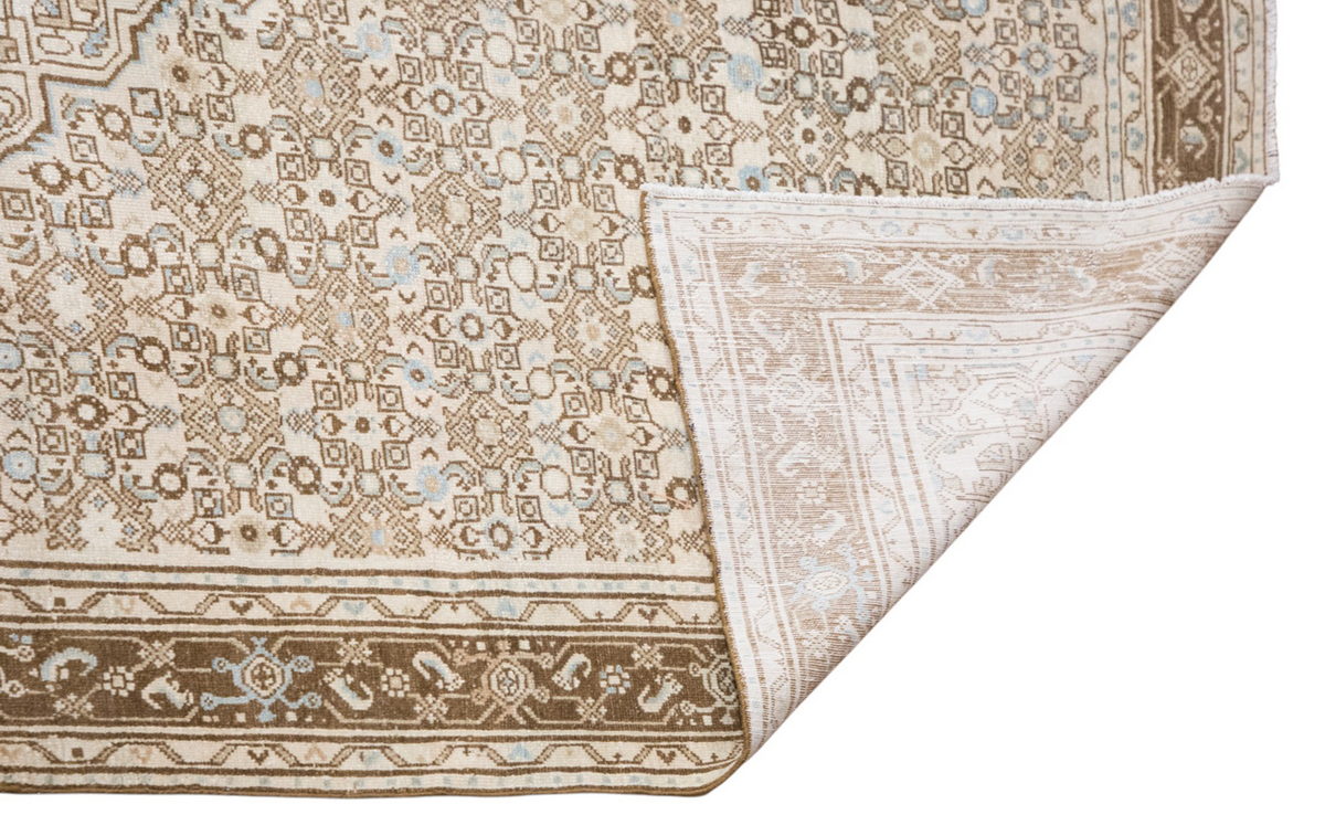 Handwoven Wool Area Rug, 197 x 305 cm / 6'6 x 10 feet