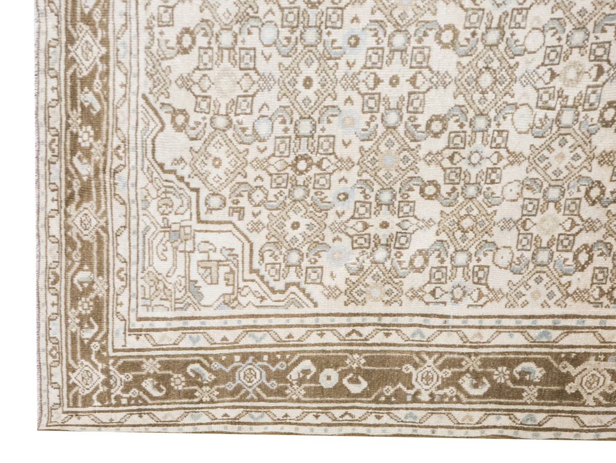 Handwoven Wool Area Rug, 197 x 305 cm / 6'6 x 10 feet