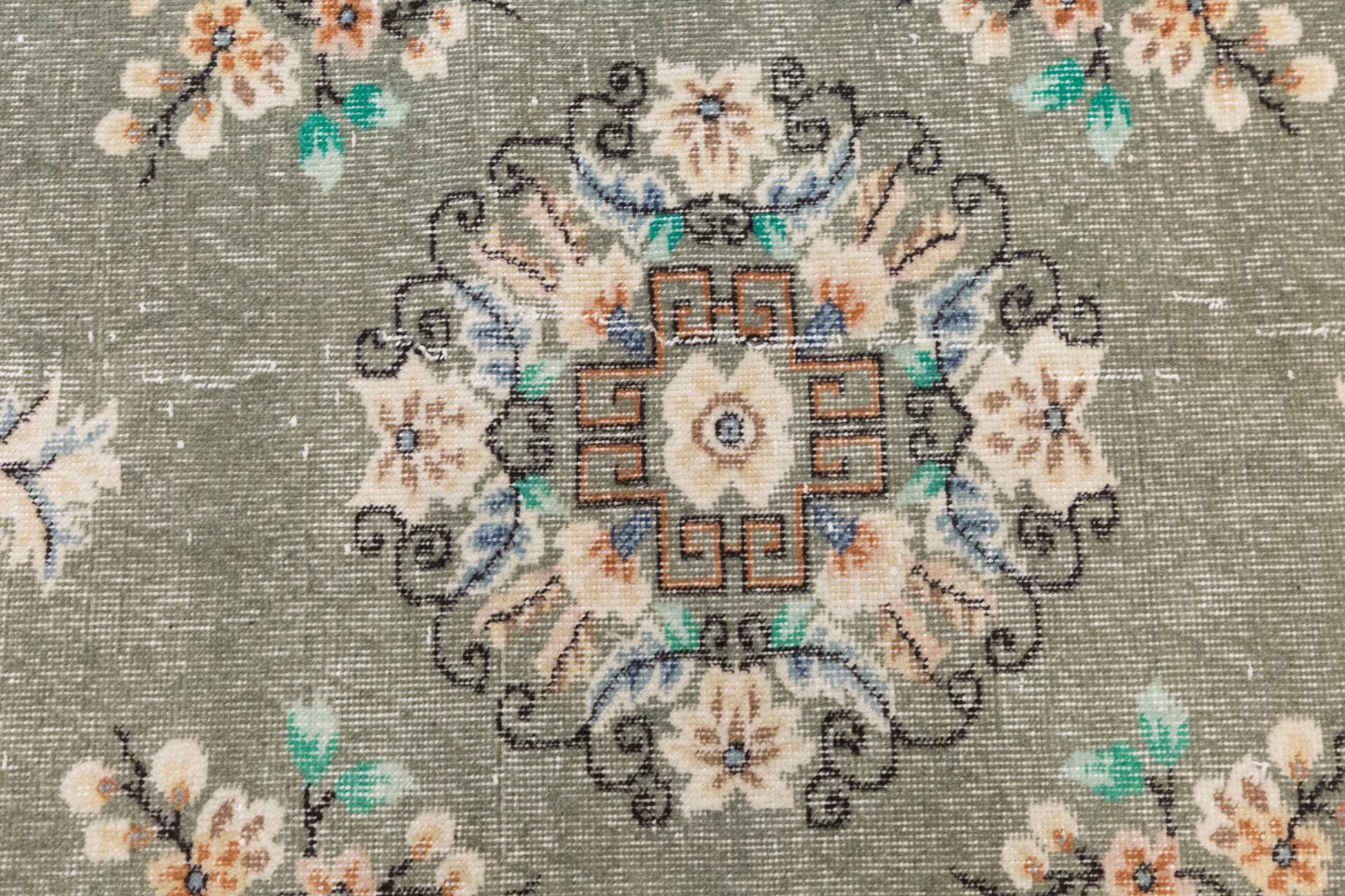 Handwoven Wool Area Rug, 4.1 x 7.5 ft