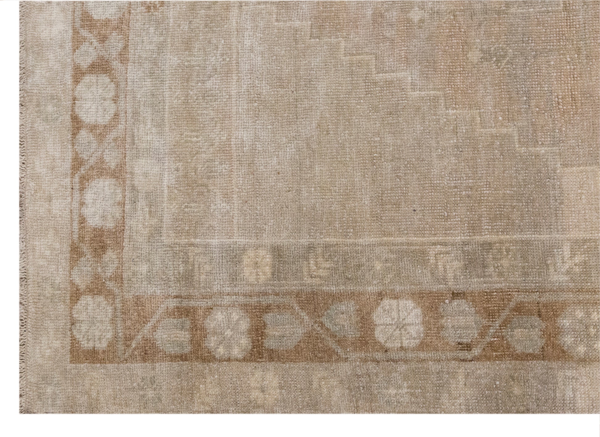 Handwoven Wool Area Rug (4.4 x 8.3 ft) 134 x 252 cm