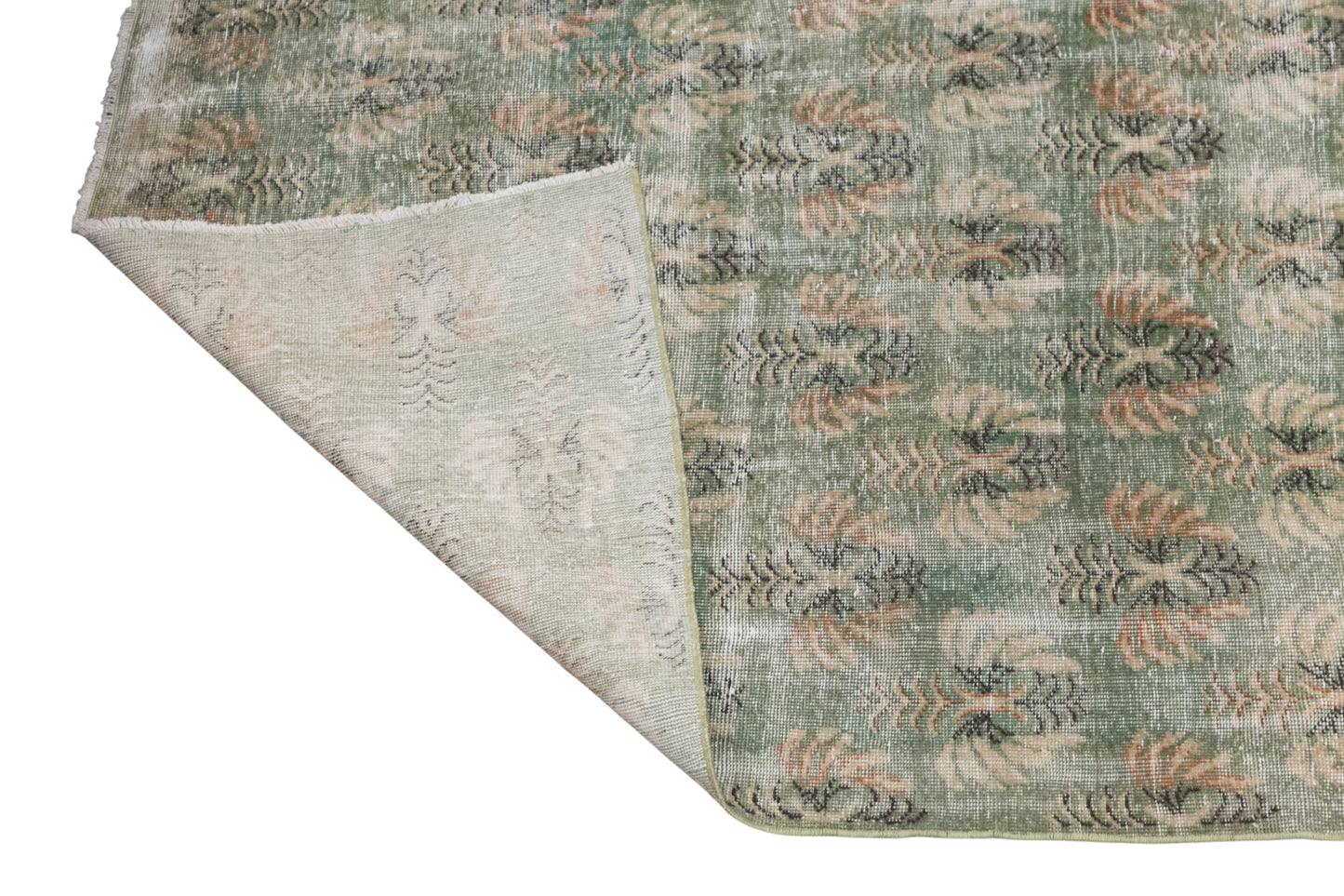 Handwoven Wool Area Rug (6.4 x 10 ft)