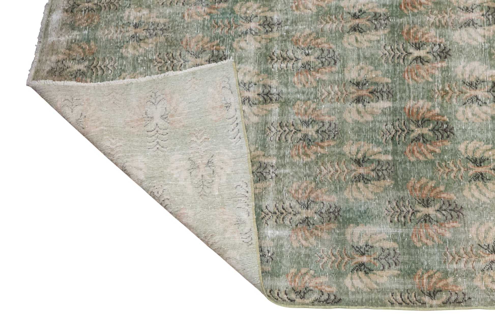 Handwoven Wool Area Rug (6.4 x 10 ft)
