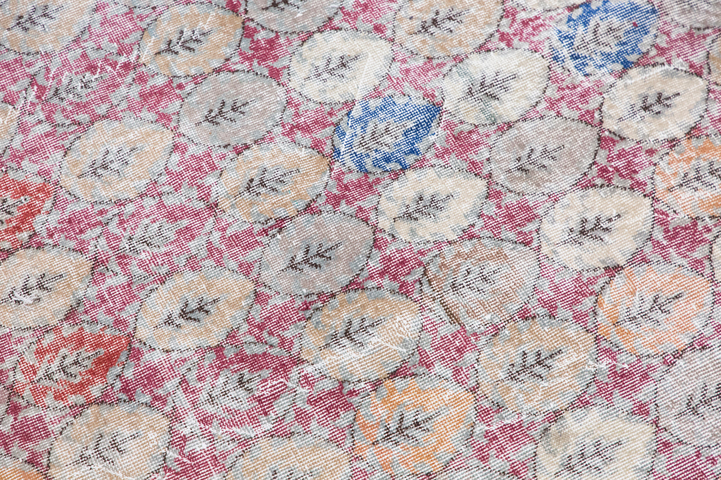 Handwoven Wool Area Rug (6.7 x 9.5 ft)