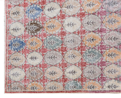 Handwoven Wool Area Rug (6.7 x 9.5 ft)