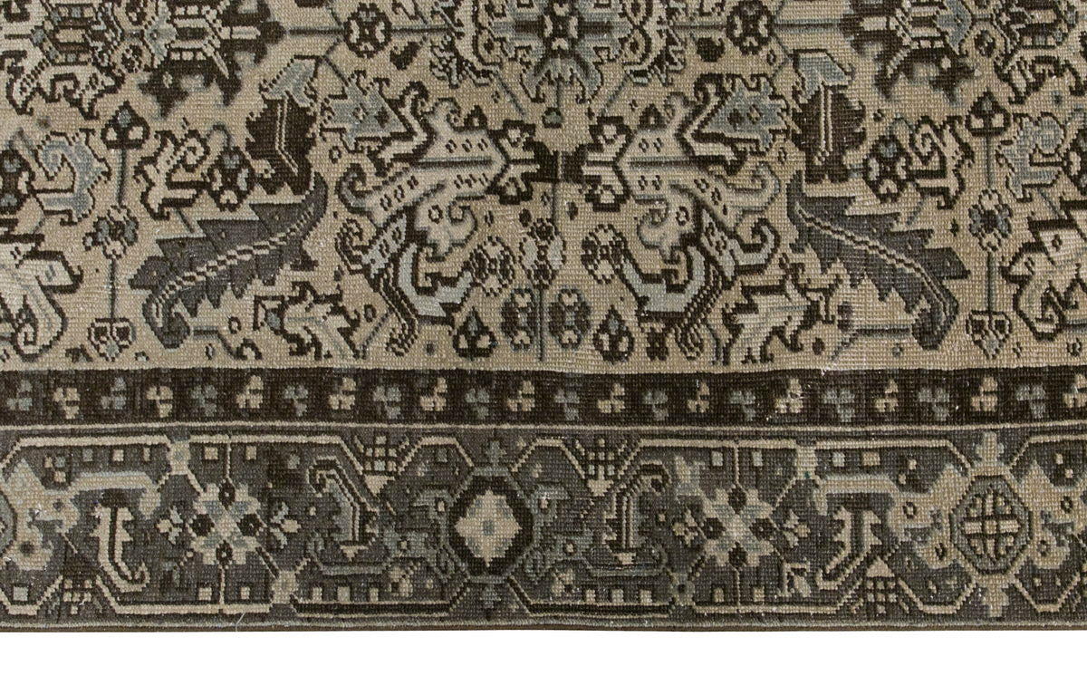 intage Rug,  8'4 x 11'7 feet / 256 x 358 cm