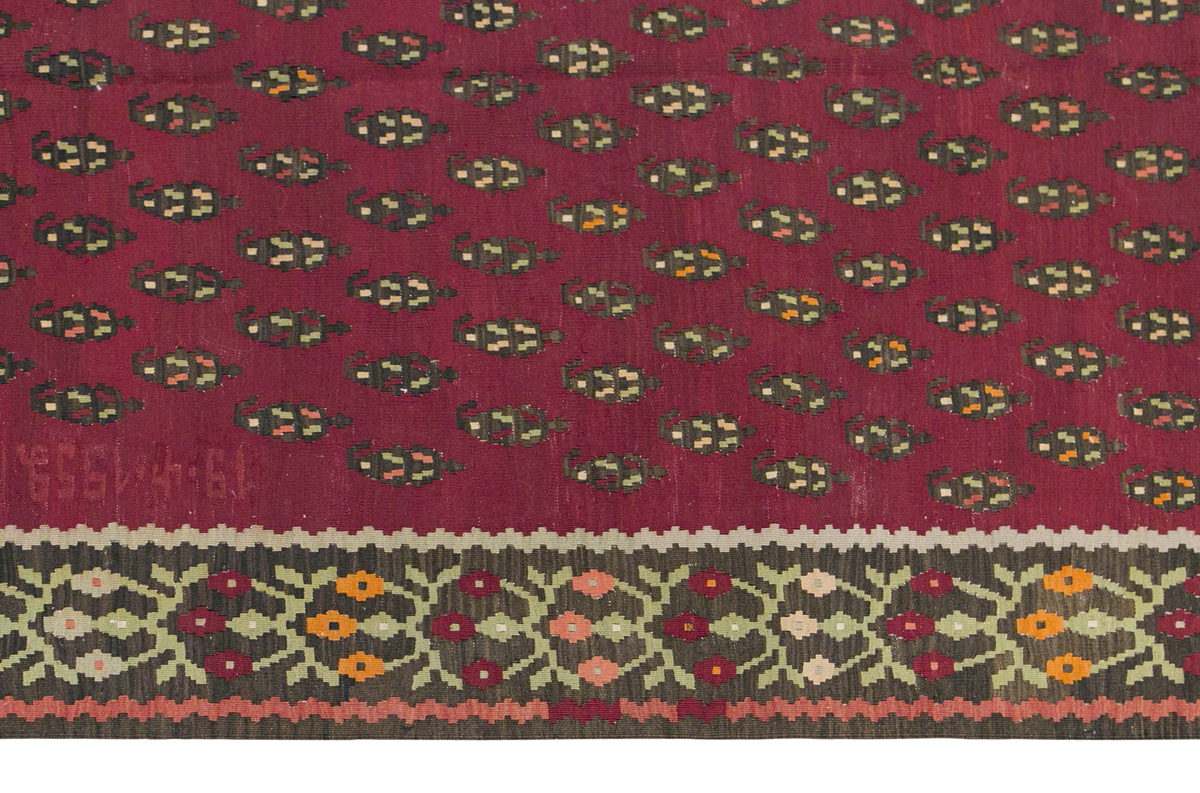 Karabağ Kilim, 145 x 206 cm / 4'9 x 6'9 feet