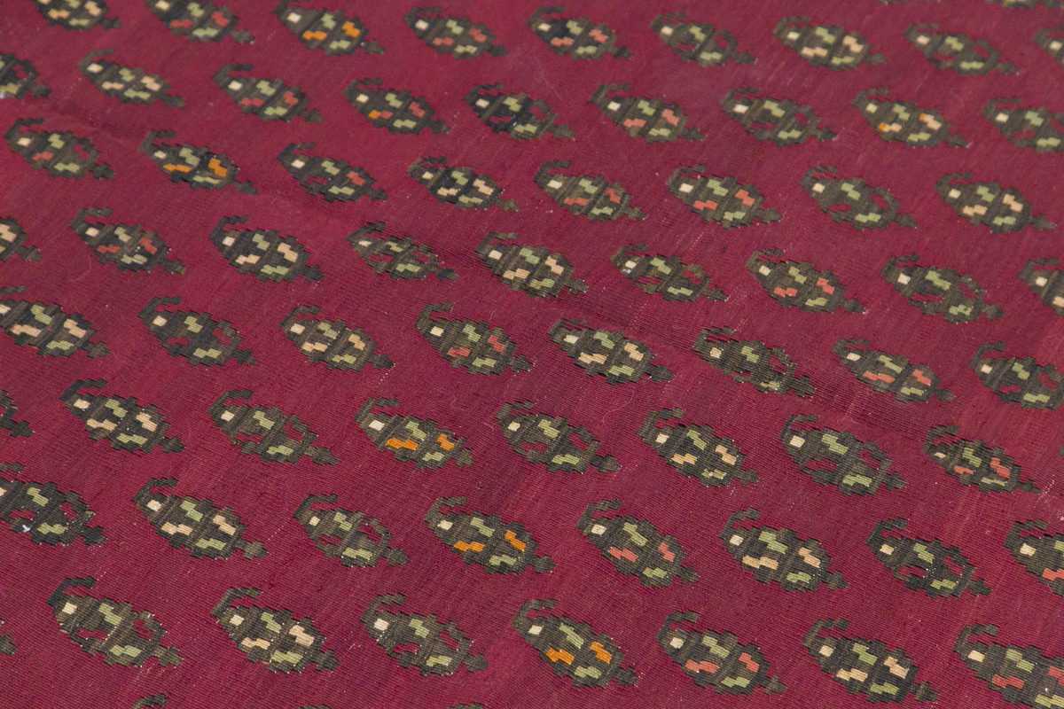 Karabağ Kilim, 145 x 206 cm / 4'9 x 6'9 feet