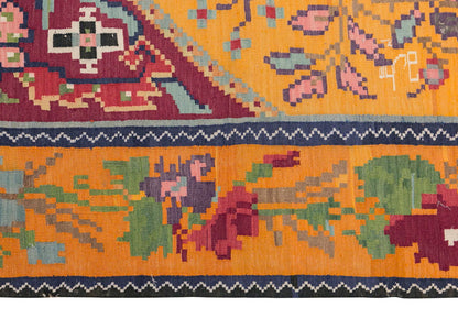 Karabağ Kilim, 145 x 217 cm / 4'9 x 7'1 feet
