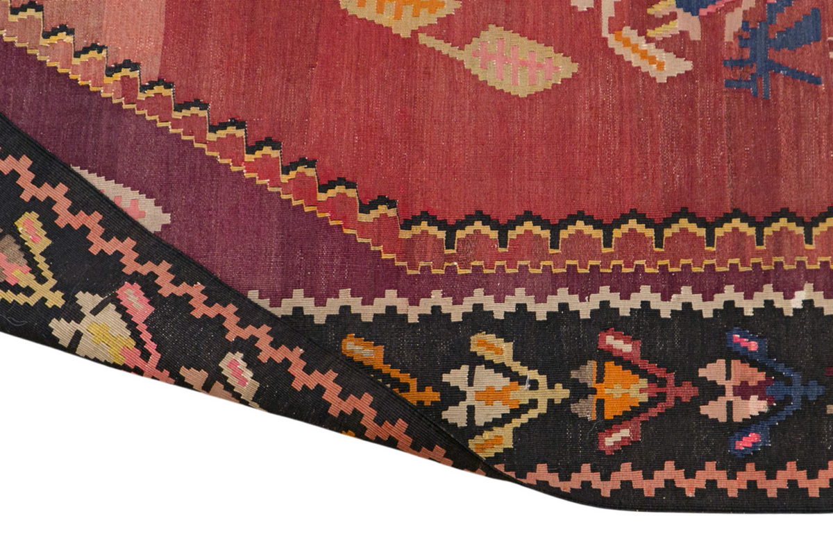 Karabağ Kilim, 60 Years Old, 140 x 260 cm / 4'7 x 8'6 feet