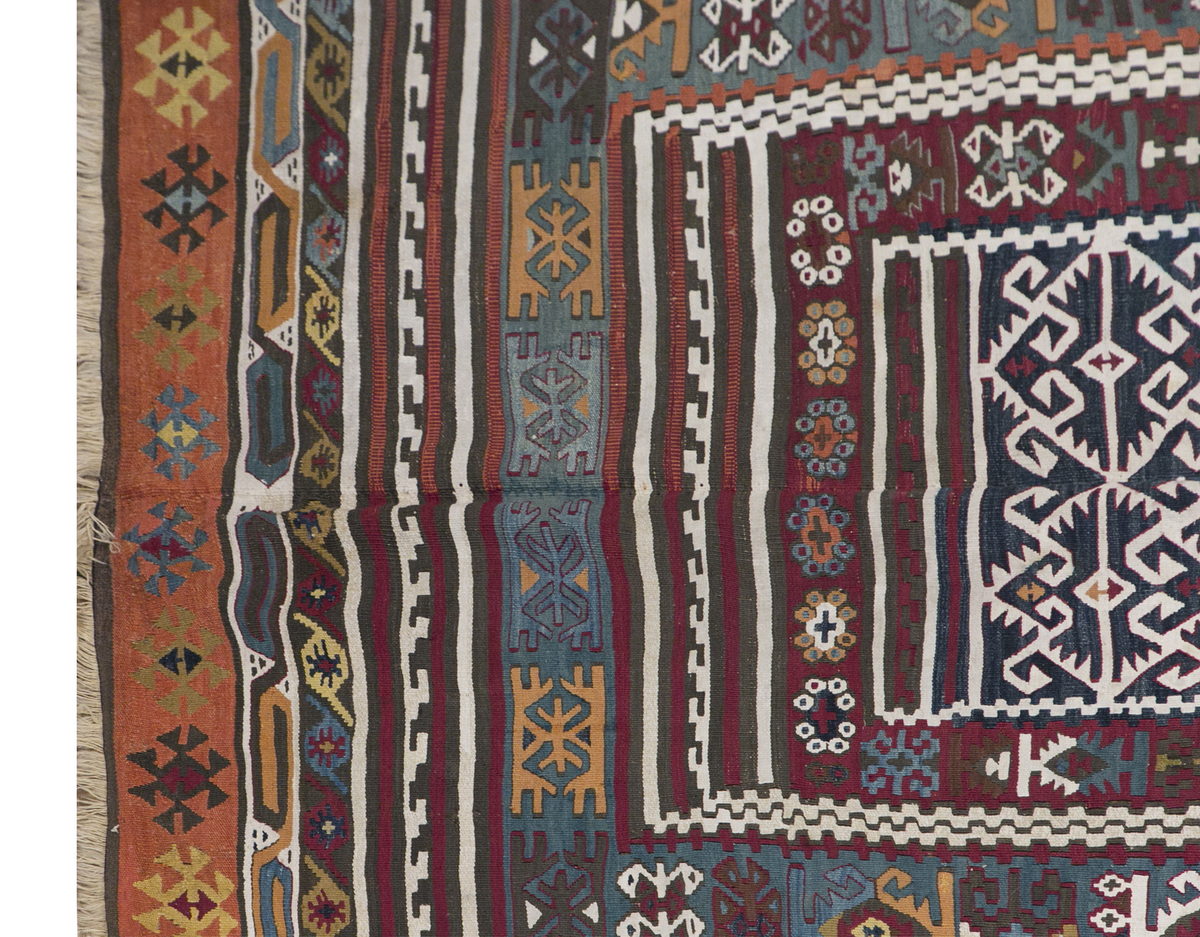 Kilim from Central Turkey, Çorum Area, 167 x 346 cm / 5'6 x 11'4 feet
