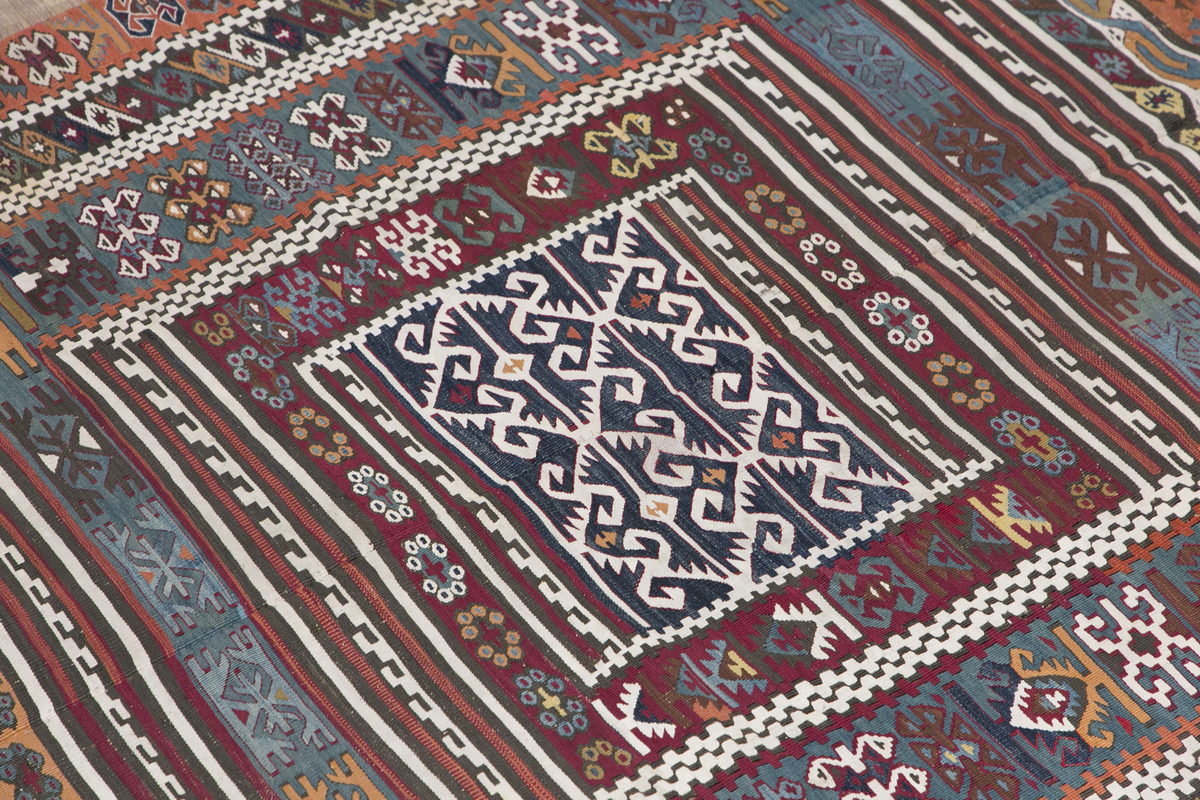 Kilim from Central Turkey, Çorum Area, 167 x 346 cm / 5'6 x 11'4 feet