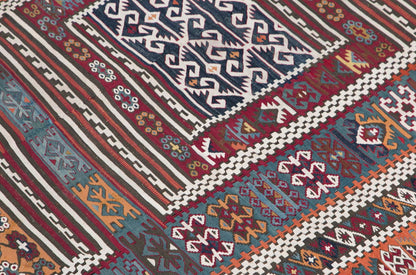 Kilim from Central Turkey, Çorum Area, 167 x 346 cm / 5'6 x 11'4 feet
