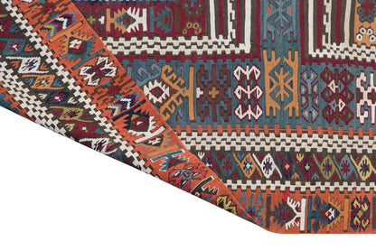 Kilim from Central Turkey, Çorum Area, 167 x 346 cm / 5'6 x 11'4 feet