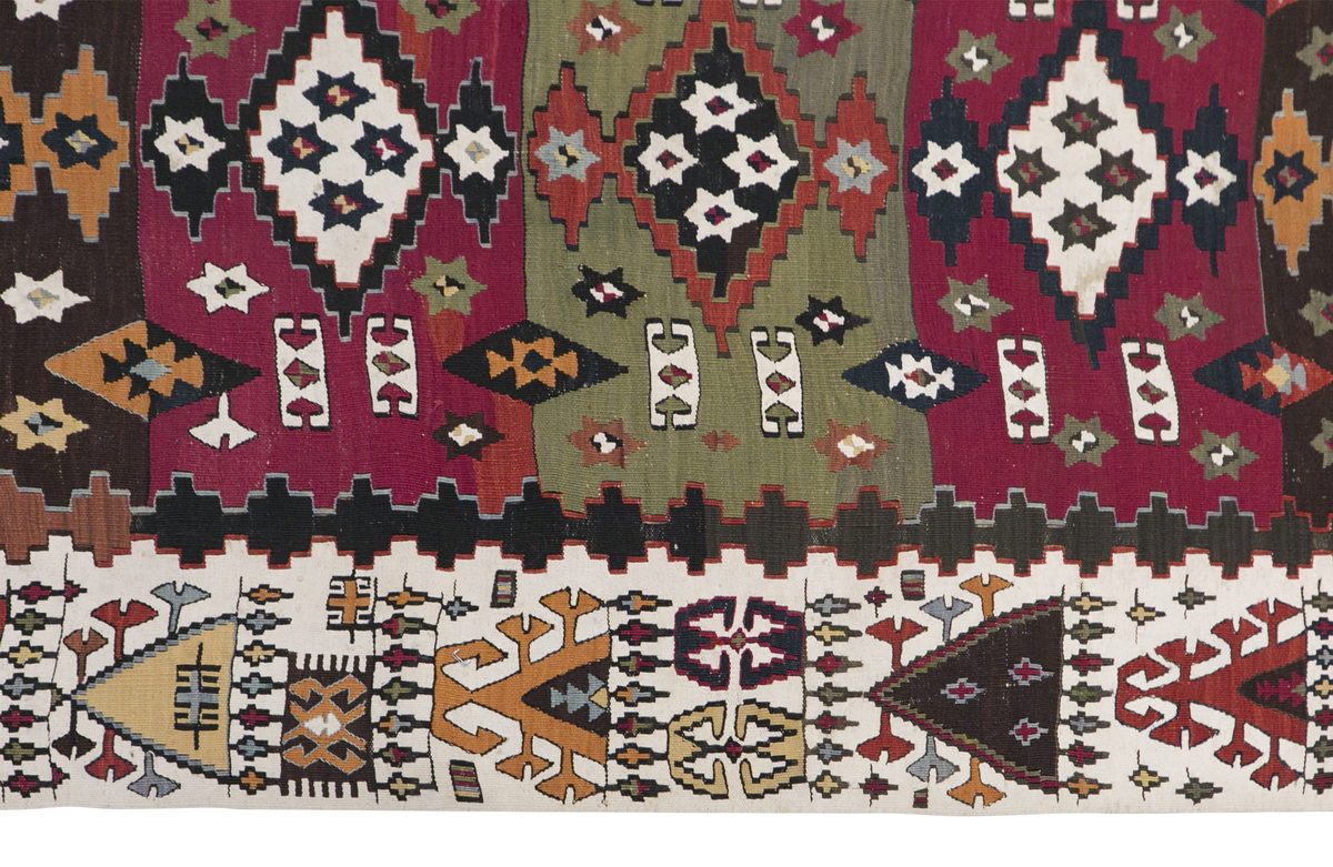 Konya Kilim, 172 x 340 cm / 5'8 x 11'2