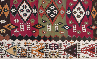 Konya Kilim, 172 x 340 cm / 5'8 x 11'2