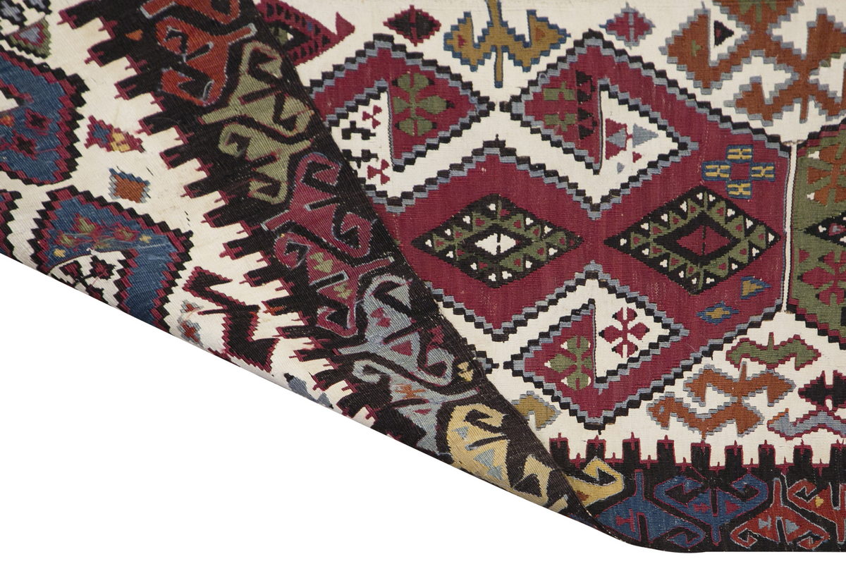 Konya Runner Kilim, 145 x 435 cm / 4'9 x 14'3 feet
