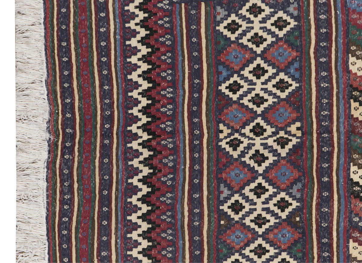 Kurdish Hakkari Kilim, 160 x 235 cm, 5'3 x 7'9 feet