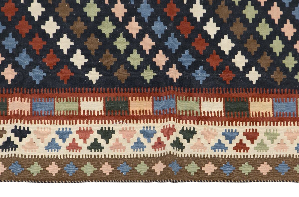Kurdish Kilim, 137 x 285 cm / 4'6 x9'4 feet