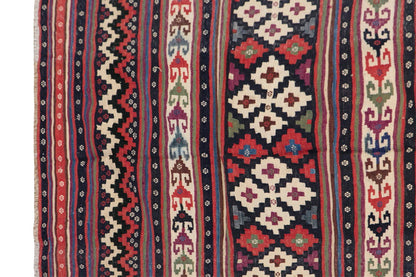 Kurdish Kilim, 146 x 226 cm / 4'9 x 7'5 feet