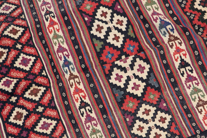 Kurdish Kilim, 146 x 226 cm / 4'9 x 7'5 feet