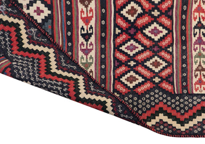 Kurdish Kilim, 146 x 226 cm / 4'9 x 7'5 feet