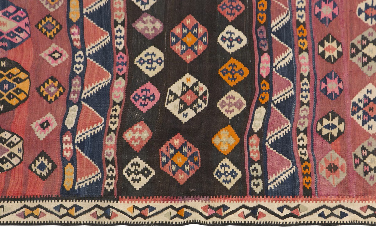 Lake Van Jirki Tribe Kilim, 150 x 265 cm / 5 x 8'8 feet