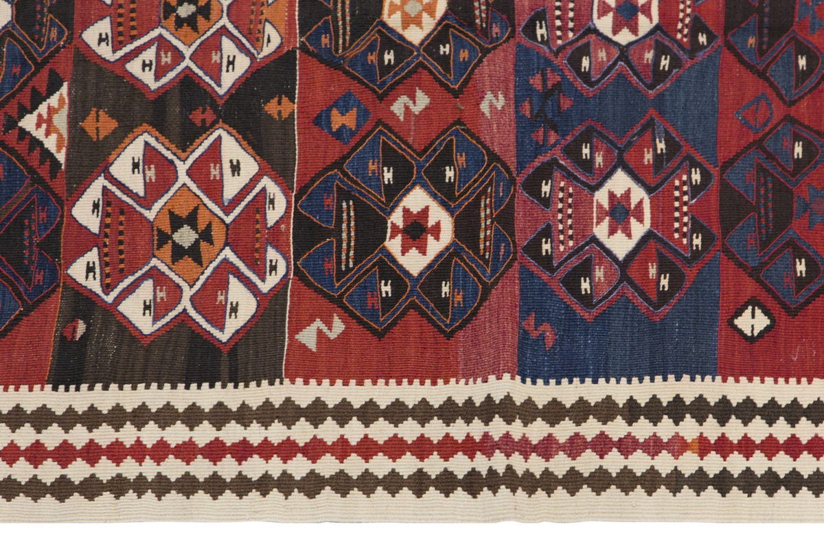 Lake Van Kilim, 112 x 240 cm, 3'8 x 8 feet