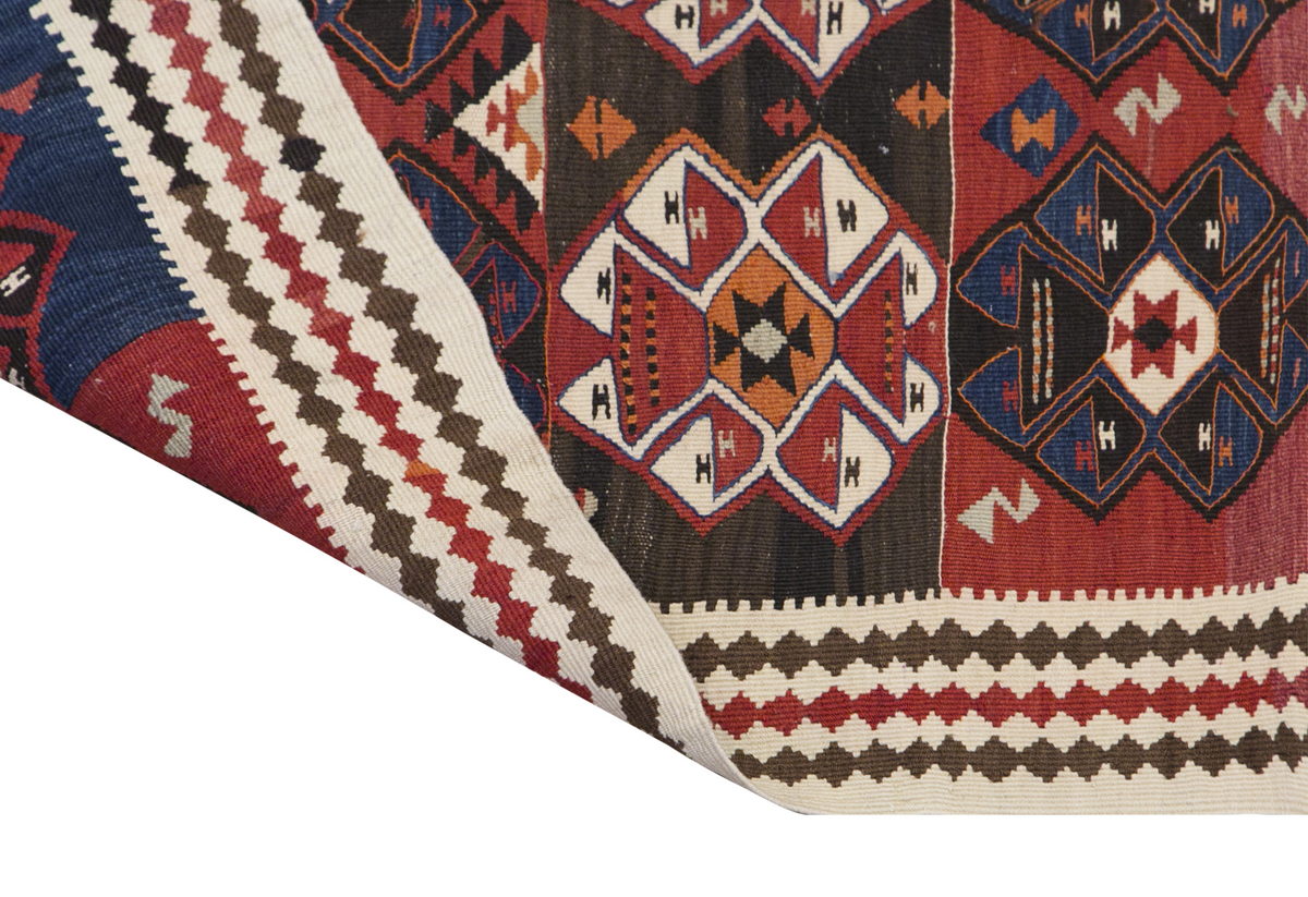 Lake Van Kilim, 112 x 240 cm, 3'8 x 8 feet
