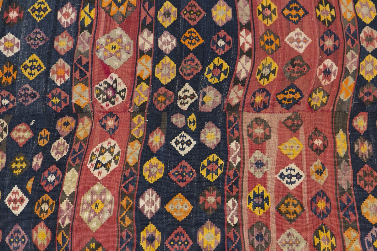 Lake Van Kilim, 145 x 280 cm / 4'9 x 9'2 feet