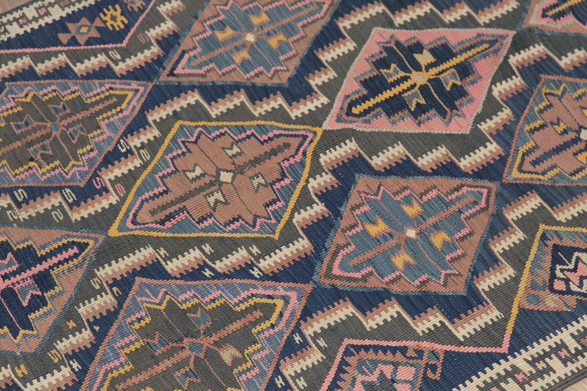 Lake Van Kilim, 145 x 380 cm, 4'9 x 12'6 feet