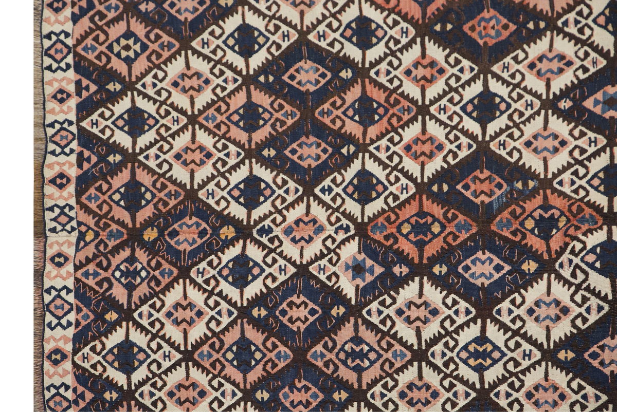 Lake Van Kilim, 150 x 225 cm / 5 x 7'5 feet