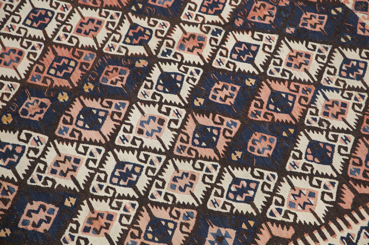 Lake Van Kilim, 150 x 225 cm / 5 x 7'5 feet
