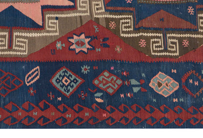 Lake Van Kilim, 162 x 285 cm / 5'4 x 9'4 feet