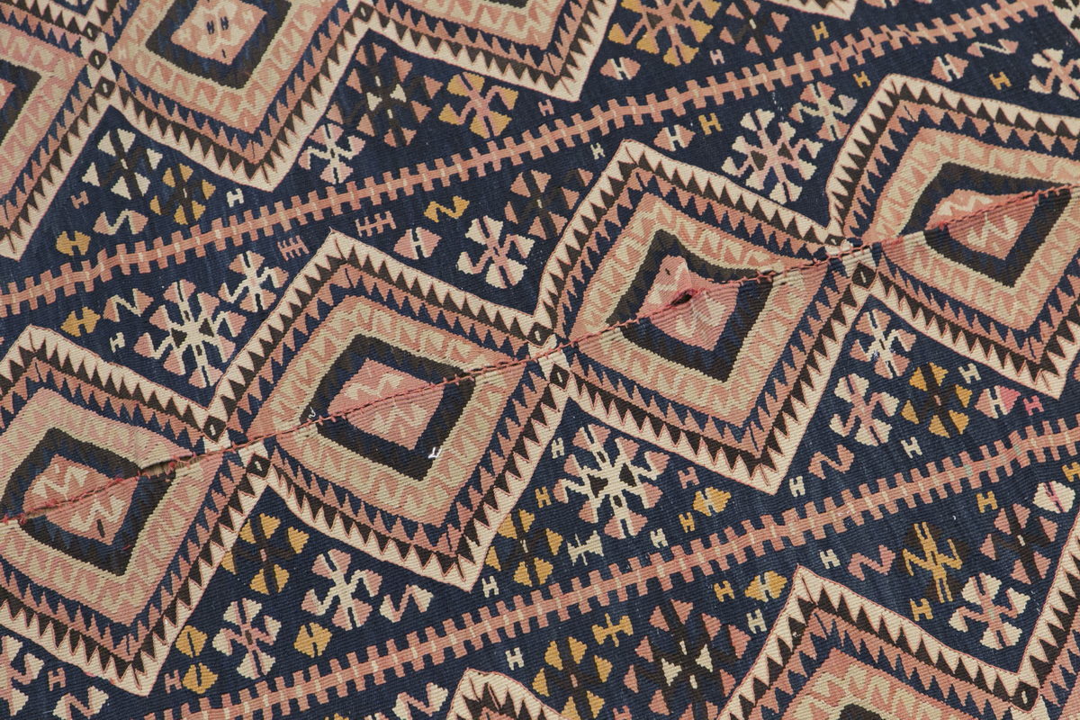 Lake Van Kilim, 181 x 212 cm / 6 x 7 feet