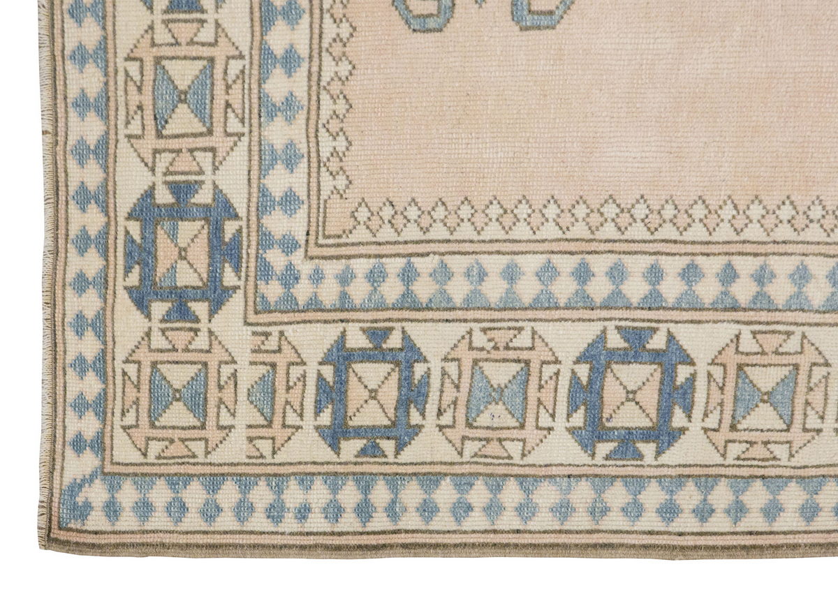 Large Rug, 5'7 x 7'6 feet / 182 x 310 cm
