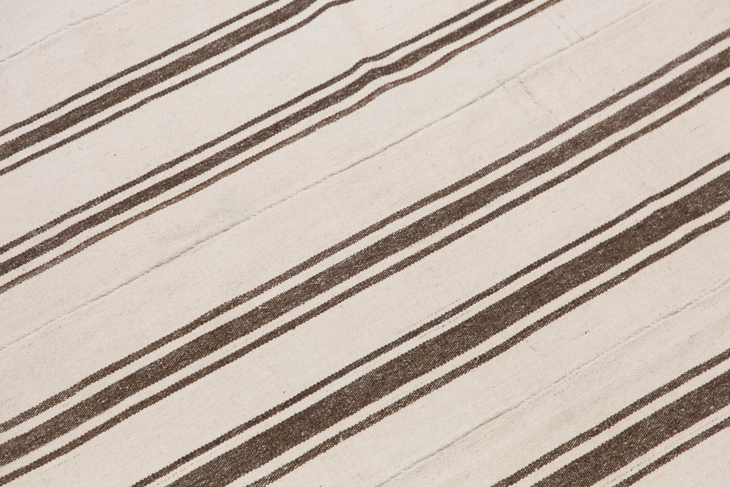 Minimalist Turkish Kilim 172x305 cm | 5.6×10.0 ft