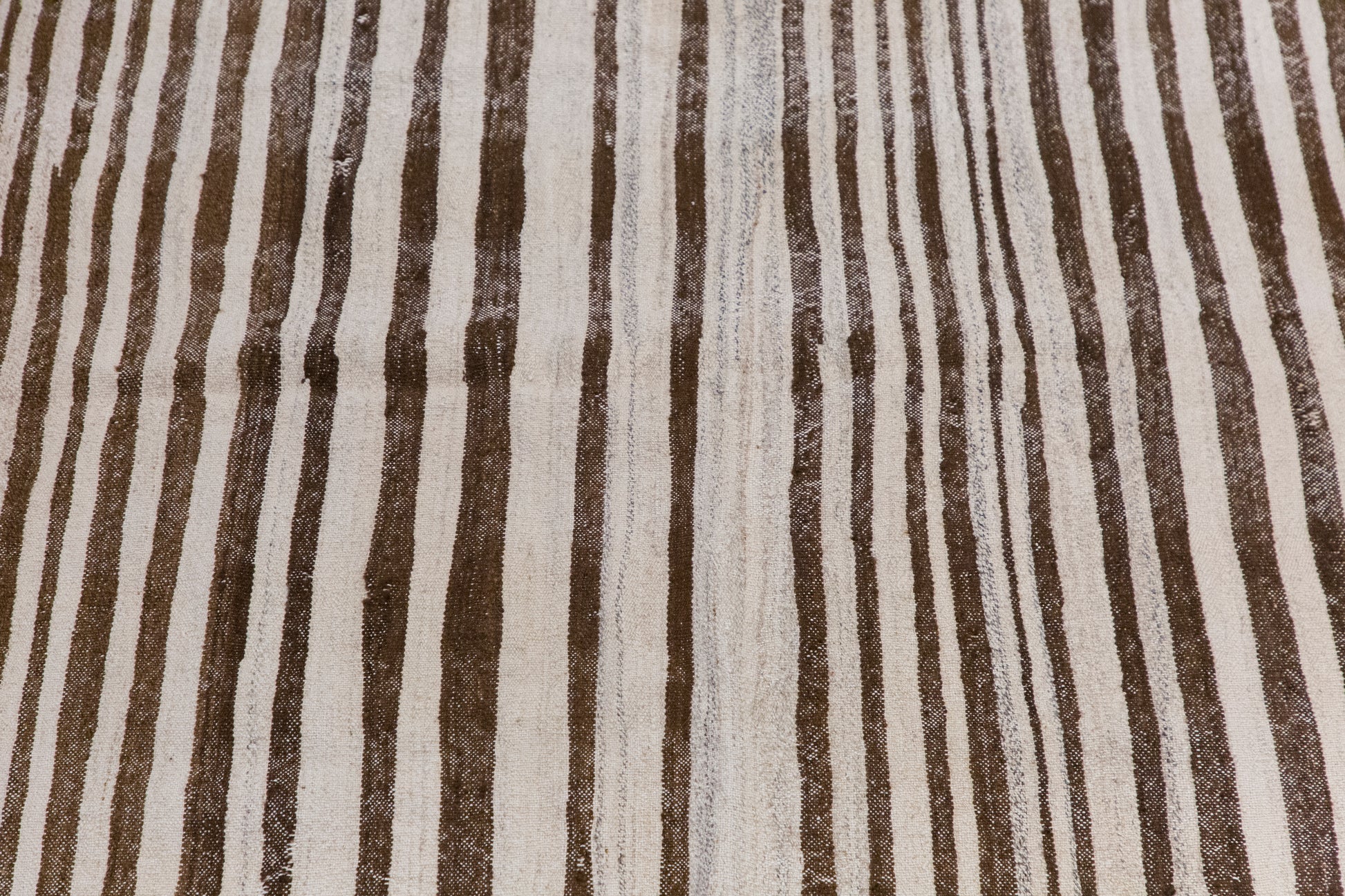 Minimalist Turkish Kilim 175x220 cm | 5.7×7.2 ft