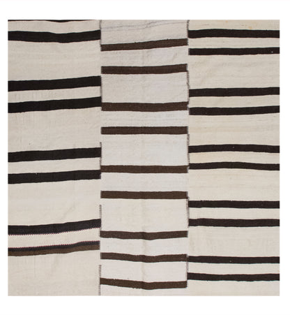 Minimalist Turkish Kilim 220x220 cm | 7.2×7.2 ft
