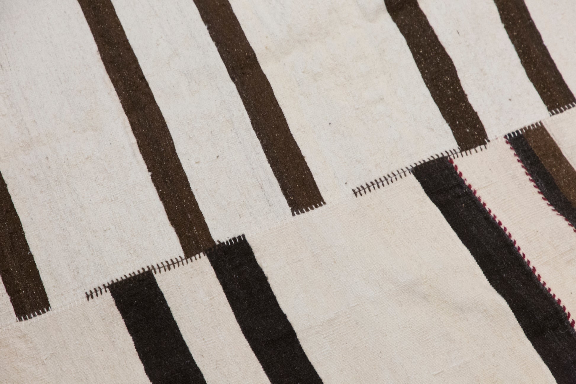 Minimalist Turkish Kilim 220x220 cm | 7.2×7.2 ft