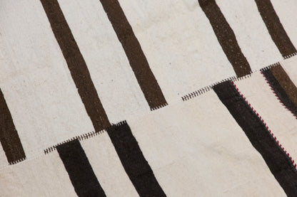 Minimalist Turkish Kilim 220x220 cm | 7.2×7.2 ft
