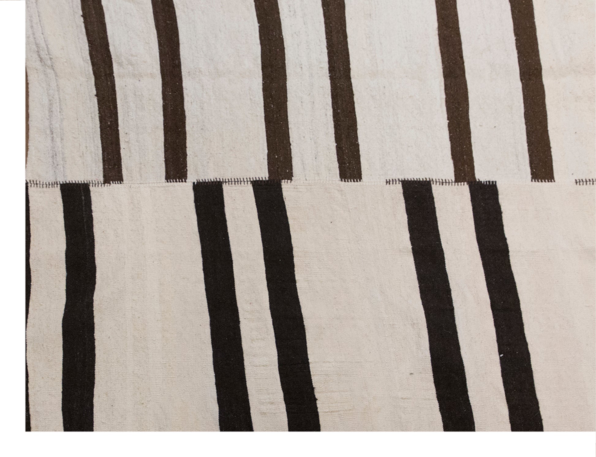Minimalist Turkish Kilim 220x220 cm | 7.2×7.2 ft