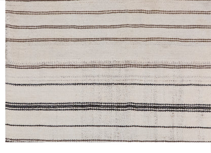 Minimalist Turkish Kilim Rug 140x230 cm | 4.6x7.5 ft