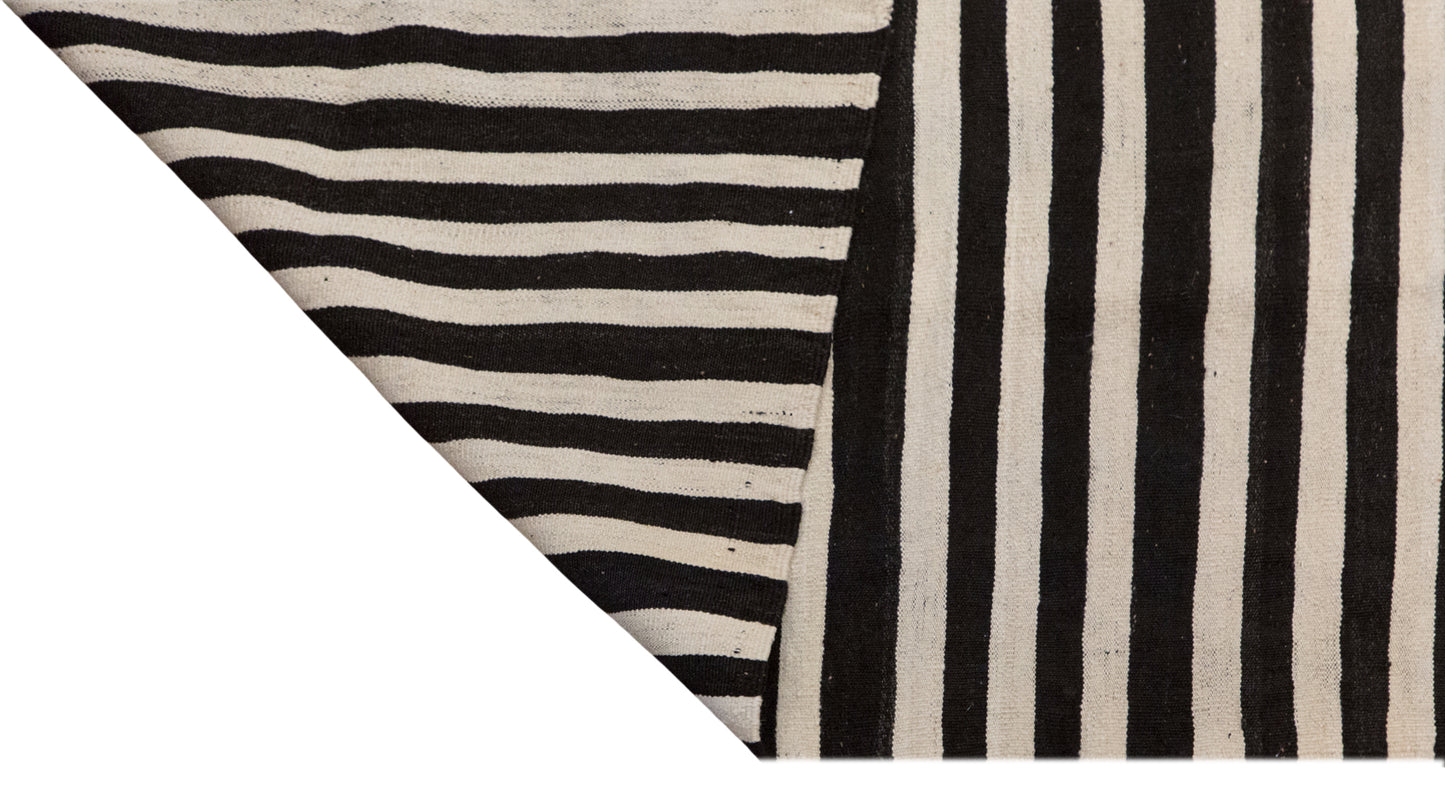 Minimalist Turkish Kilim Rug 162x265 cm | 5.3x8.7 ft