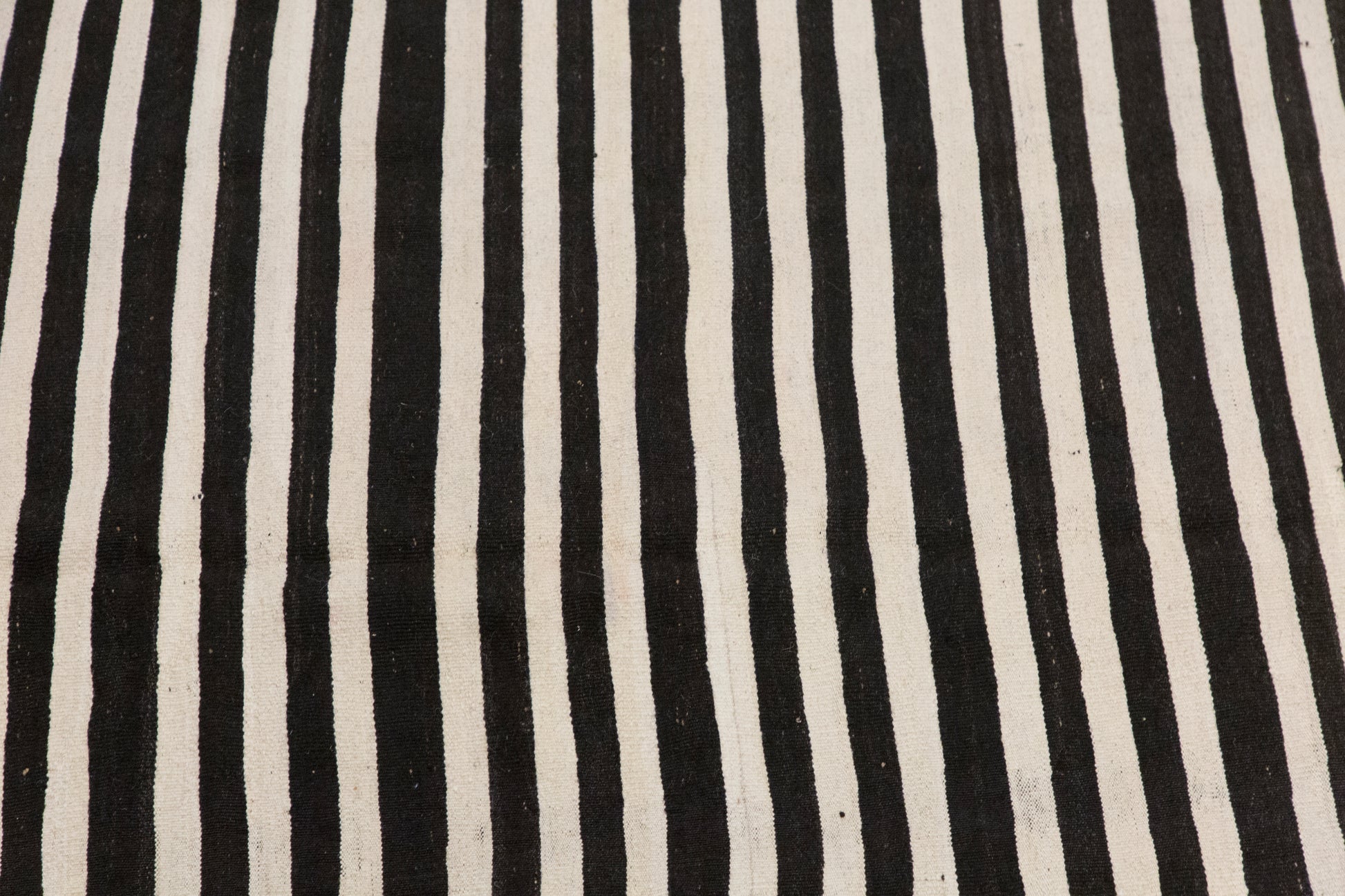 Minimalist Turkish Kilim Rug 162x265 cm | 5.3x8.7 ft