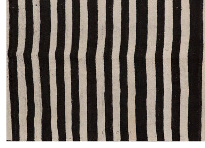 Minimalist Turkish Kilim Rug 162x265 cm | 5.3x8.7 ft