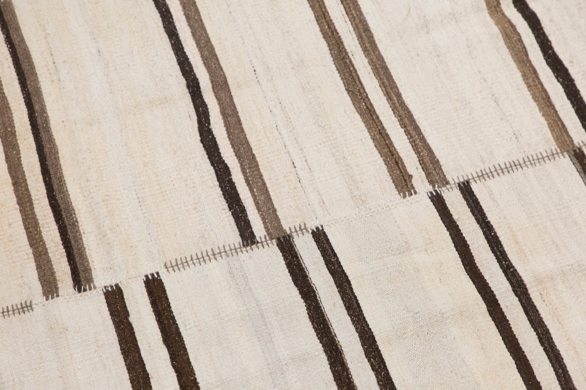 Minimalist Turkish Kilim Rug 200x250 cm | 6.6x8.2 ft