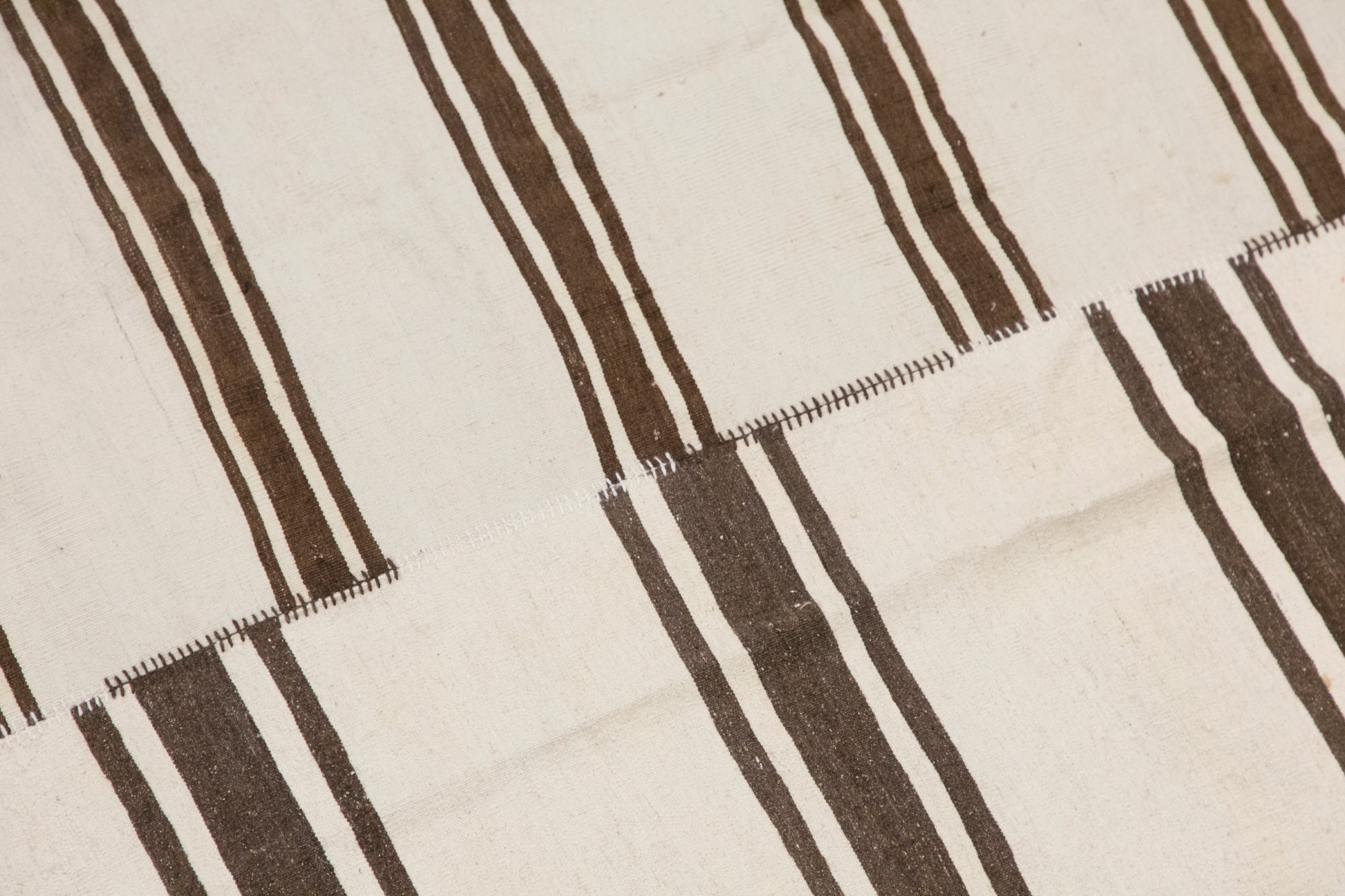 Minimalist Turkish Kilim Rug 203x225 cm | 6.7x7.4 ft