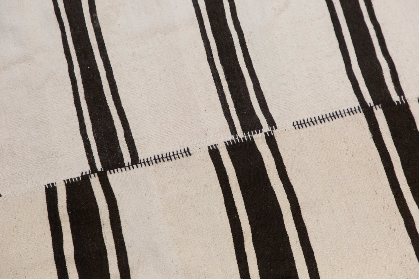 Minimalist Turkish Kilim Rug 205x205 cm | 6.7x6.7 ft